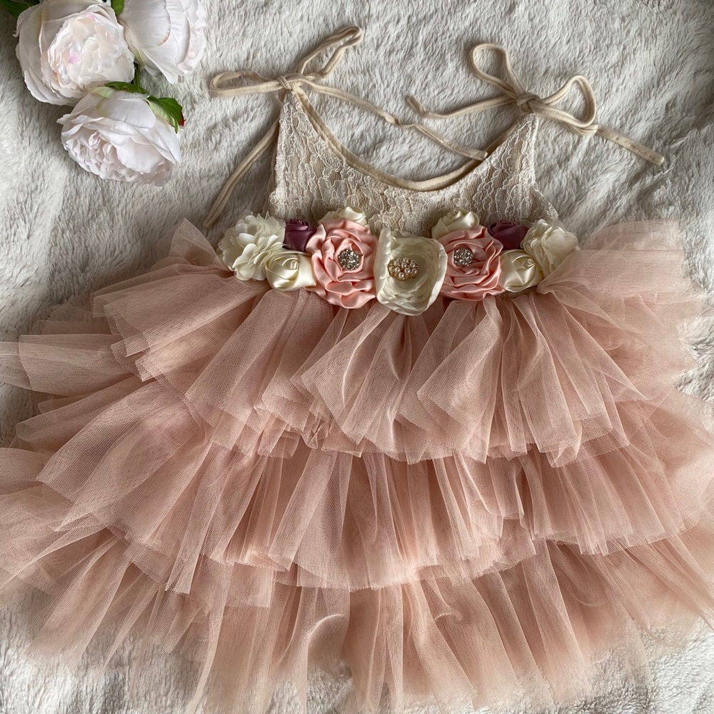 Beautiful special occasion dress 💕